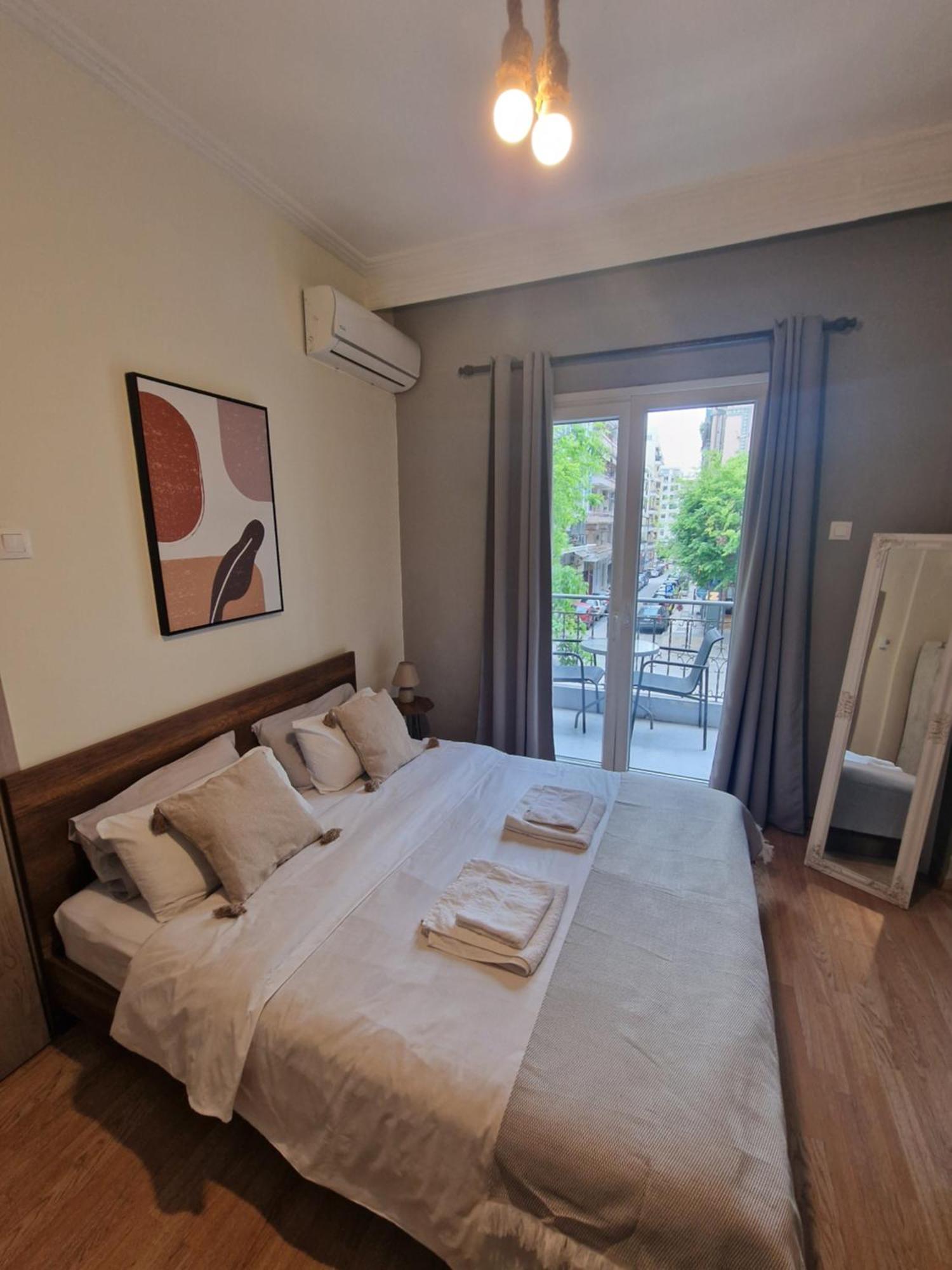 Closer "Egnatia Apartment 2" Thessaloniki Exterior photo